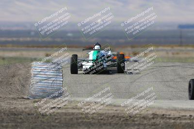 media/Oct-26-2025-CalClub SCCA (Sun) [[8ce1e69566]]/Group 3/Grapevine/